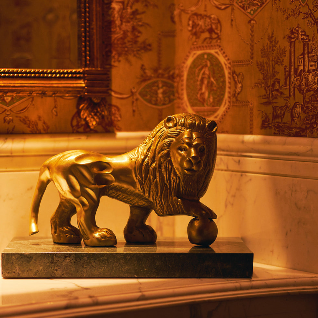 Lionne Sculpture